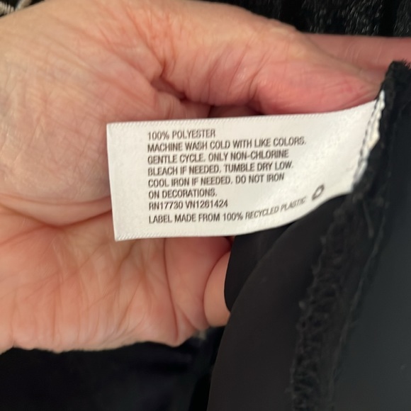 xhilaration Black And White Embroidered Hi/Lo Top - Picture 5 of 5